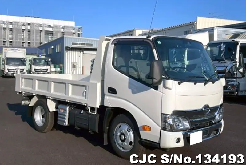 Hino / Dutro 2024
