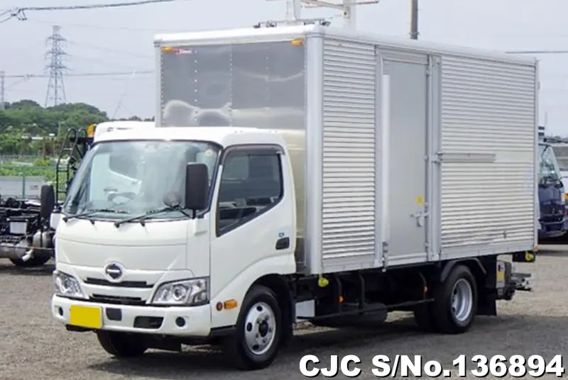 Hino / Dutro 2022