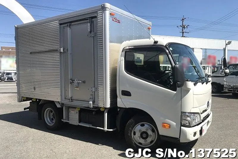 Hino / Dutro 2022