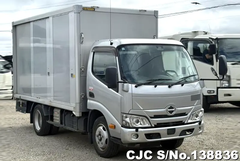 Hino / Dutro 2021