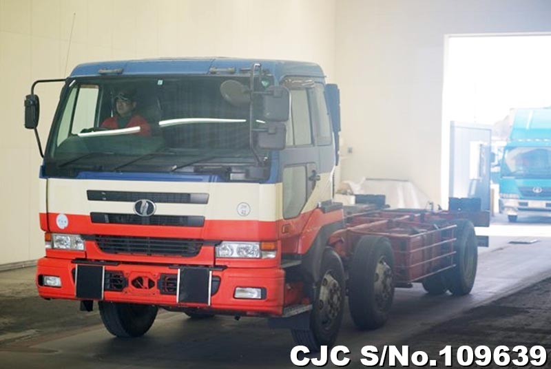 Nissan / UD 2004