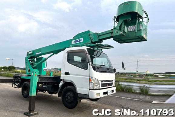 Mitsubishi Canter in White for Sale Image 0